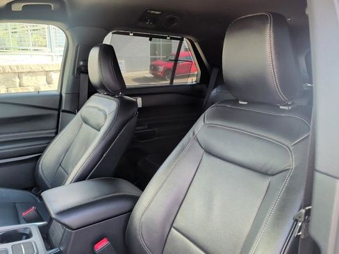 Used 2020 Ford Explorer Limited RWD image 7
