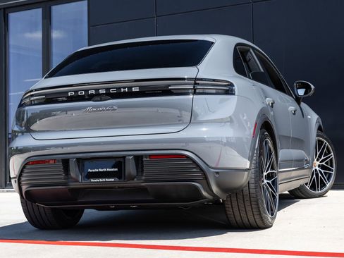 New 2025 Porsche Macan 4S Electric AWD/4WD image 11