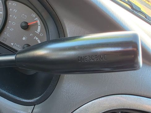 Used 2001 Toyota Sequoia Limited image 51