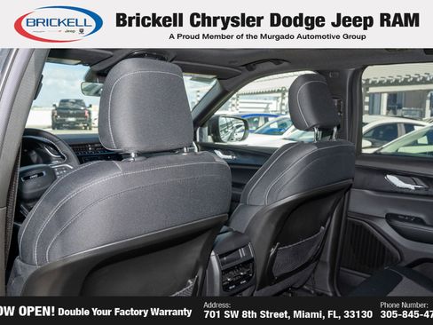 New 2025 Jeep Grand Cherokee Laredo X w/ Luxury Tech Group I image 18