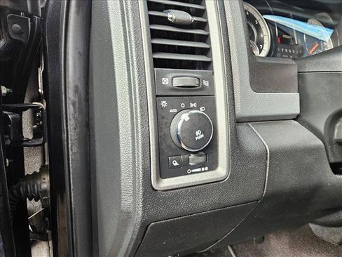 Used 2018 RAM 1500 Express w/ Express Value Package image 10