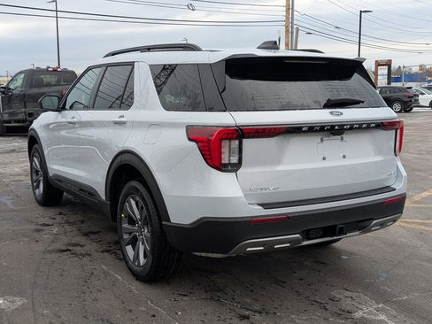 New 2026 Ford Explorer Active w/ Active Comfort Package image 6