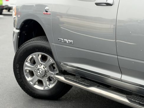 Used 2024 RAM 2500 Big Horn w/ Sport Appearance Package image 9