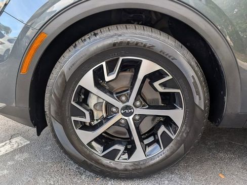 Used 2024 Kia Sportage EX image 10