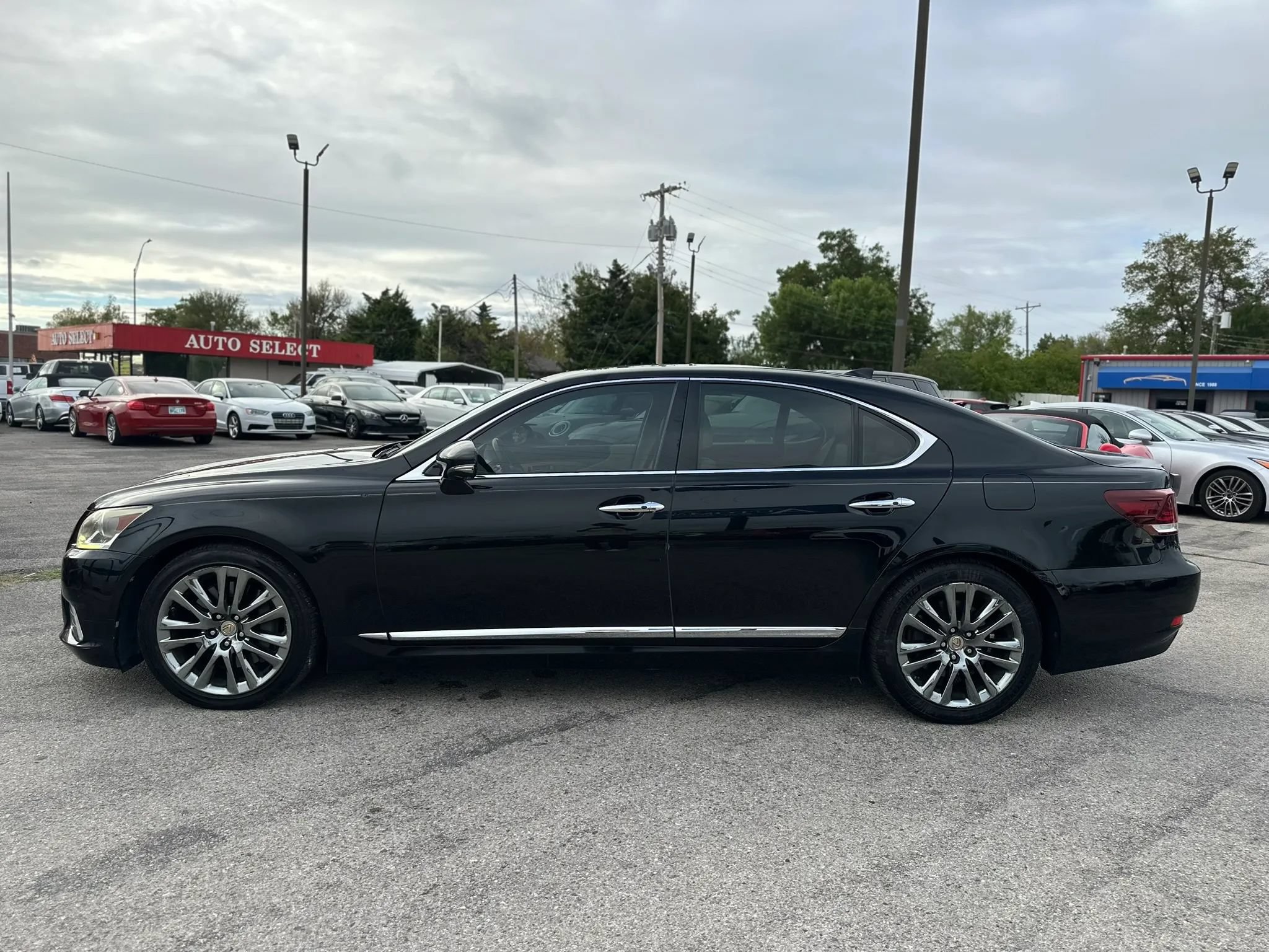 Used 2014 Lexus LS 460 AWD w/ Comfort Package image 9