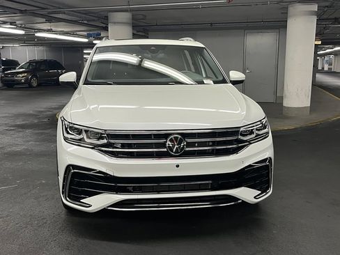 Used 2024 Volkswagen Tiguan SEL R-Line AWD/4WD image 32