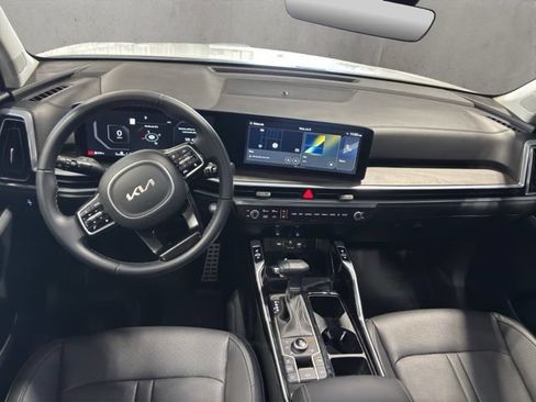 Used 2025 Kia Sorento SX AWD/4WD image 2