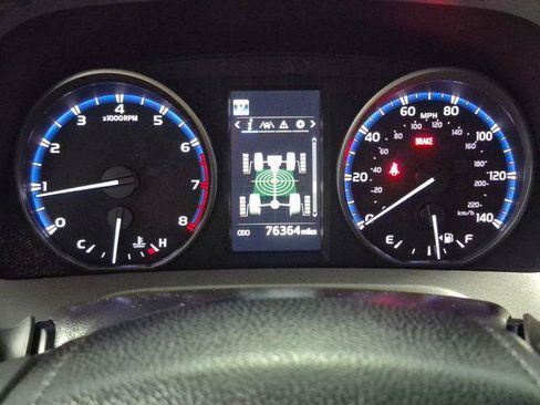 Certified 2018 Toyota RAV4 XLE AWD/4WD image 14