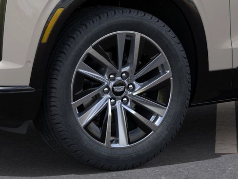 New 2027 Cadillac Vistiq Luxury w/ LPO, Floor Liner Package AWD/4WD image 9