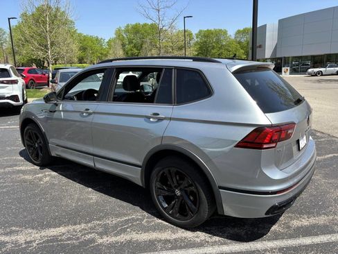 Used 2024 Volkswagen Tiguan SE R-Line image 7