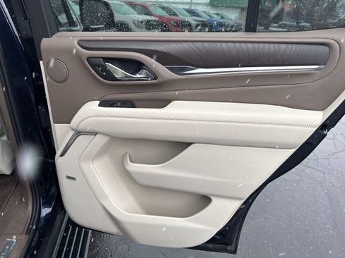 Used 2021 GMC Yukon Denali w/ Advanced Technology Package image 7