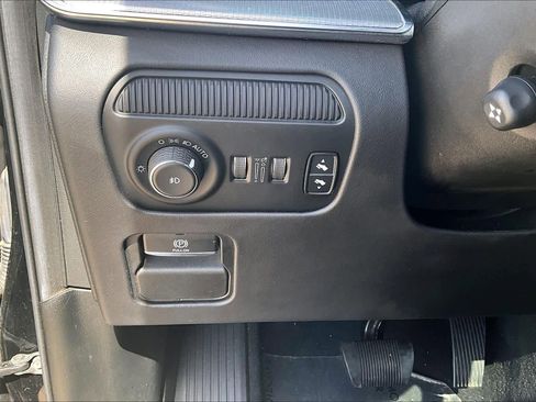 Used 2022 Jeep Grand Wagoneer Series III w/ Flexible Seating Group AWD/4WD image 33