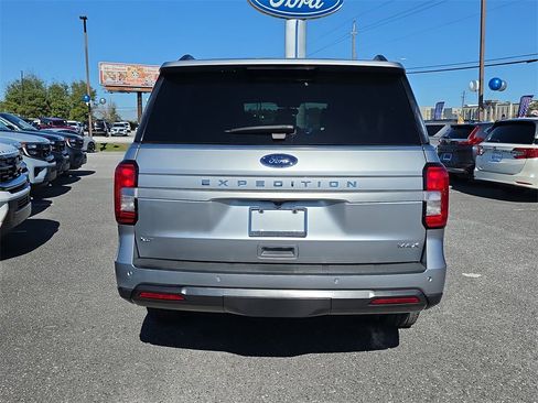 Certified 2023 Ford Expedition Max XLT image 6