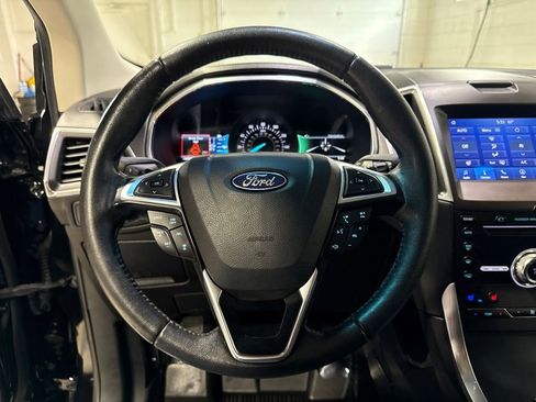 Used 2019 Ford Edge Titanium w/ Equipment Group 301A AWD/4WD image 10