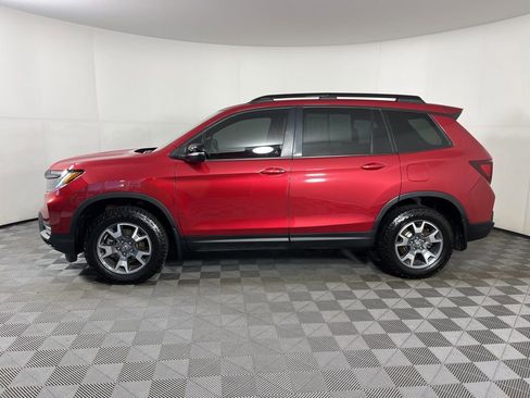 Certified 2023 Honda Passport TrailSport image 2