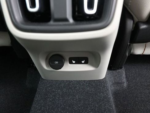 Used 2023 Volvo XC40 B5 Plus w/ Driver Assist Package AWD/4WD image 34