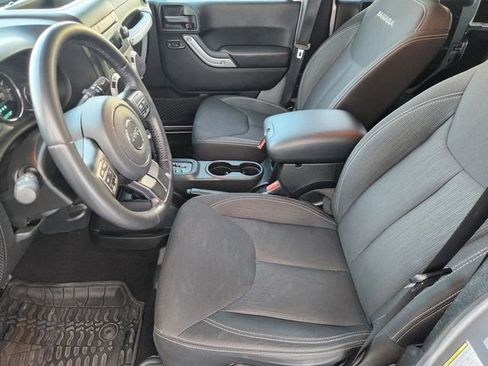 Used 2018 Jeep Wrangler Unlimited Sahara w/ Max Tow Package image 12