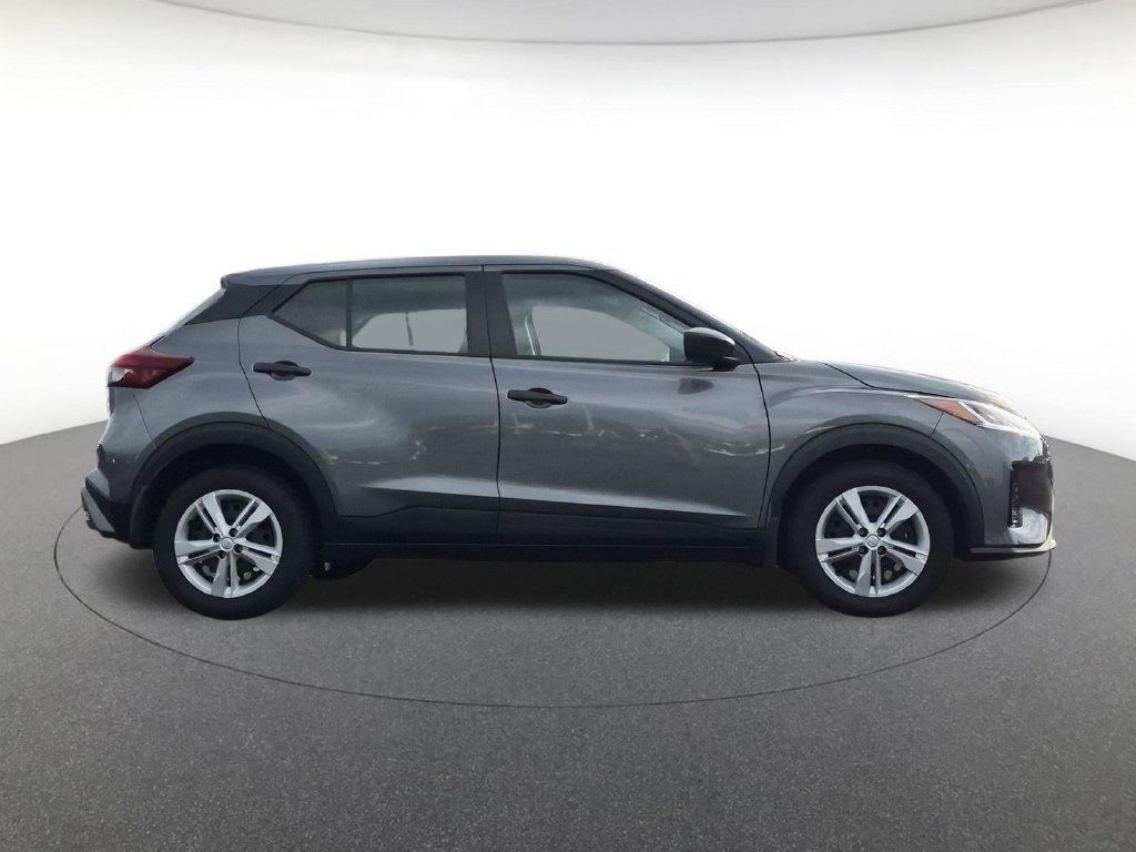 Used 2025 Nissan Kicks Play S FWD image 4