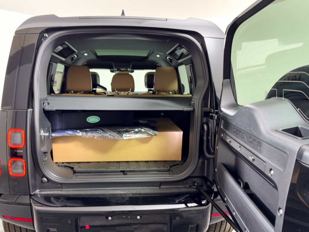 New 2026 Land Rover Defender 110 S AWD/4WD image 28