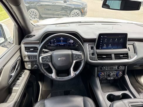 Used 2022 Chevrolet Tahoe Z71 w/ Luxury Package AWD/4WD image 14