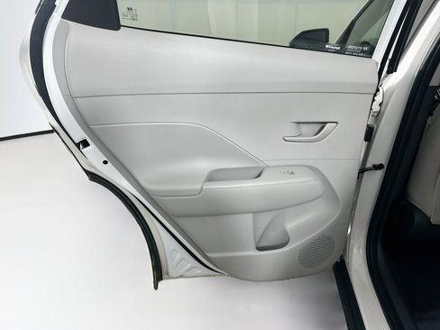 Used 2025 Hyundai Kona SEL FWD image 25