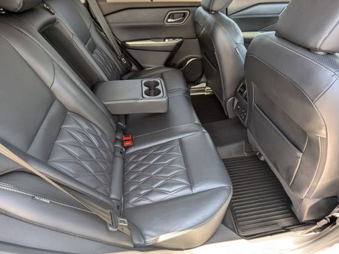 Used 2021 Nissan Rogue Platinum FWD image 14