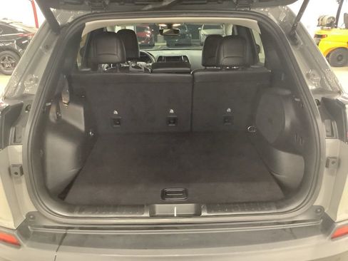 Used 2019 Jeep Cherokee Limited image 22