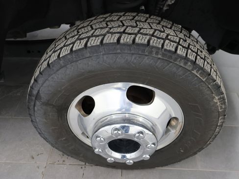 Used 2023 Ford F350 Lariat w/ FX4 Off-Road Package image 4