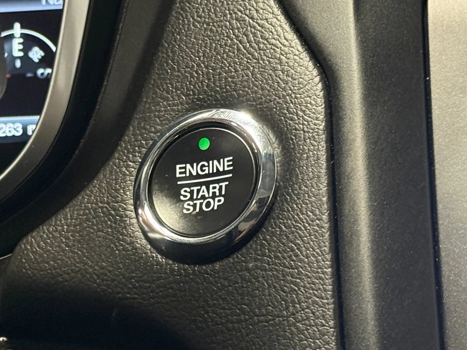 Used 2019 Ford Fusion Titanium FWD image 33