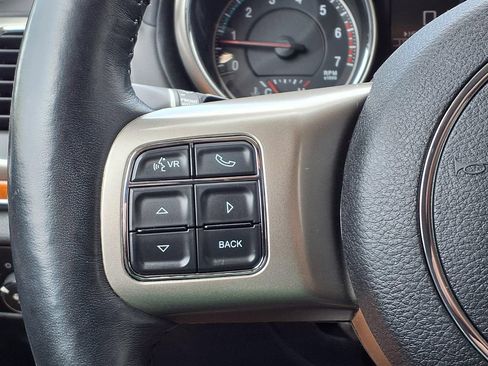 Used 2012 Jeep Grand Cherokee Overland AWD/4WD image 16