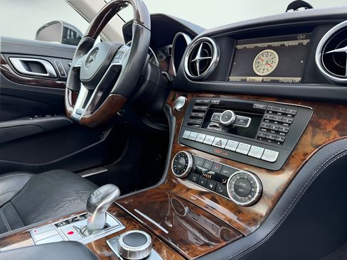 Used 2014 Mercedes-Benz SL 550 image 31