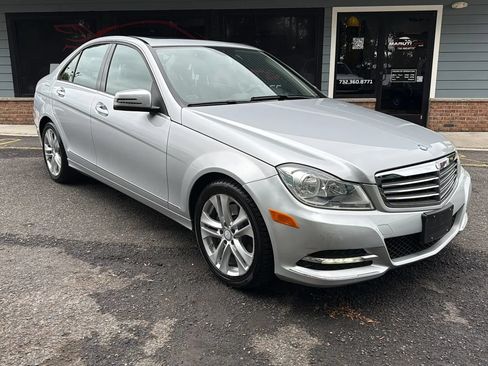 Used 2014 Mercedes-Benz C 300 4MATIC Sedan image 4