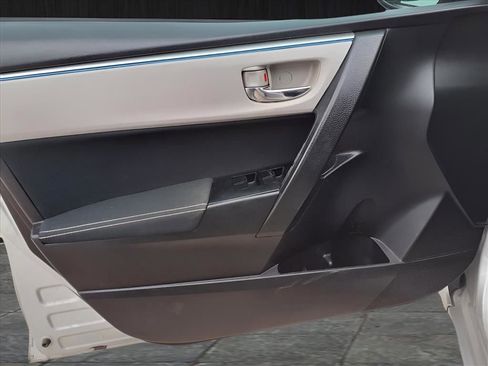 Used 2016 Toyota Corolla LE image 13