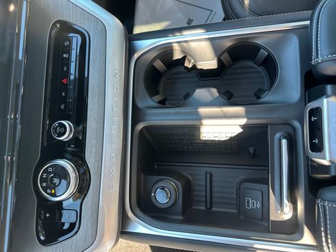 New 2025 Ford Expedition Max Platinum w/ Driver's Package image 24