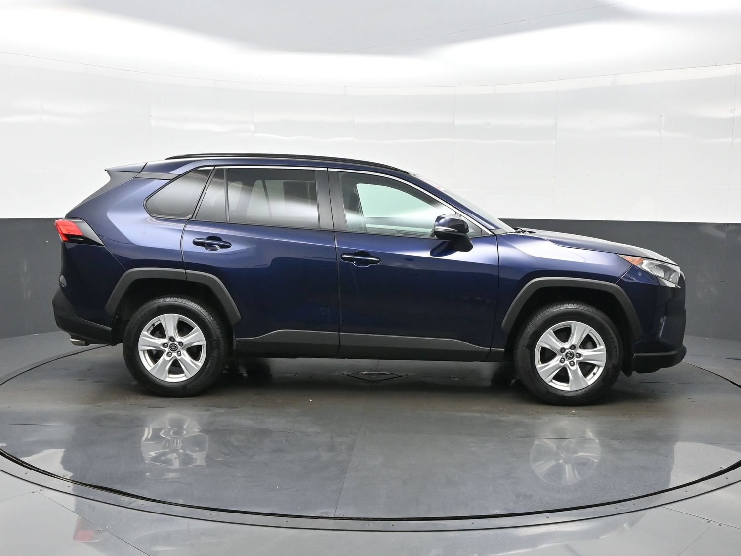 Used 2021 Toyota RAV4 XLE w/ Convenience Package AWD/4WD image 7