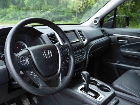 Used 2019 Honda Ridgeline Sport image 16