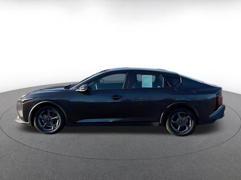 Used 2025 Kia K4 LXS image 9