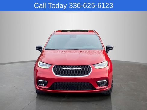 New 2026 Chrysler Pacifica Limited FWD image 4