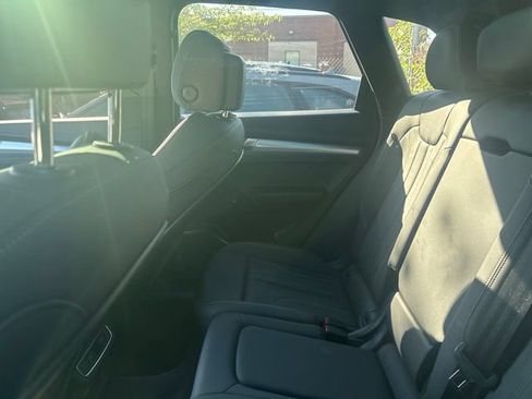 Used 2024 Audi Q5 2.0T Premium w/ Summer of Audi Package AWD/4WD image 6