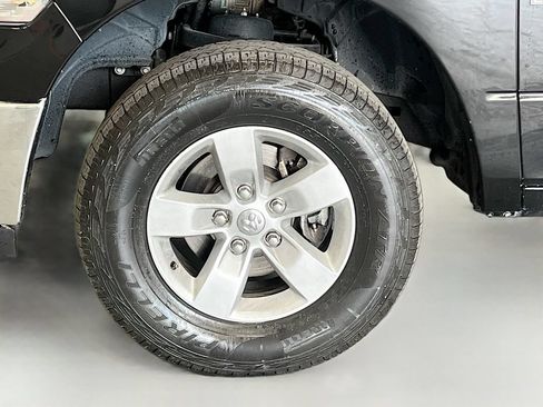 Used 2020 RAM 1500 Tradesman w/ Chrome Plus Package AWD/4WD image 28