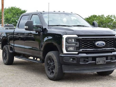 Used 2024 Ford F250 XL w/ STX Appearance Package AWD/4WD image 3