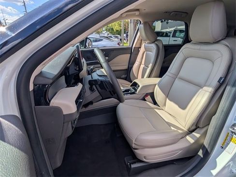 Used 2024 Lincoln Corsair FWD image 5