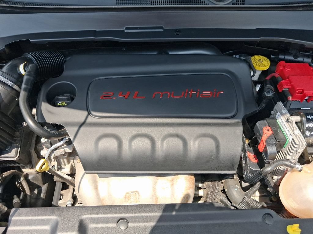 Used 2020 Jeep Compass Latitude w/ Popular Equipment Group FWD image 16