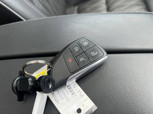 Used 2023 Buick Envision Avenir AWD/4WD image 43