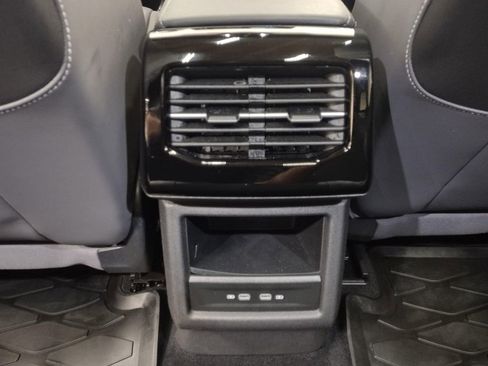 Used 2023 Volkswagen ID.4 Pro S AWD/4WD image 37