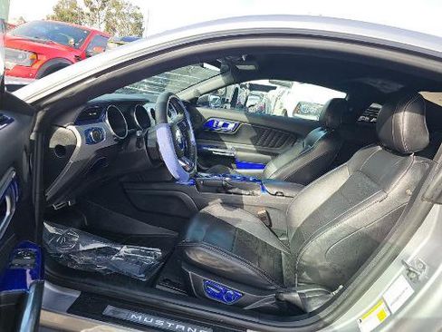 Used 2022 Ford Mustang Premium image 7