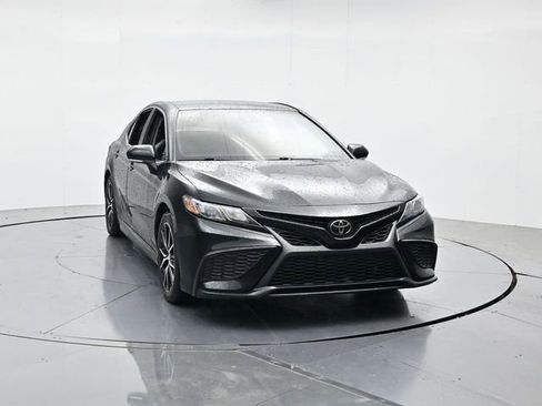 Used 2023 Toyota Camry SE w/ Convenience Package FWD image 5