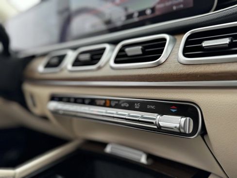 Used 2021 Mercedes-Benz GLE 350 w/ Premium Package image 28