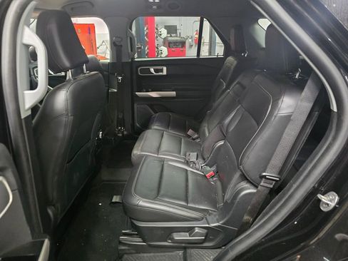Used 2022 Ford Explorer XLT w/ Equipment Group 202A image 30