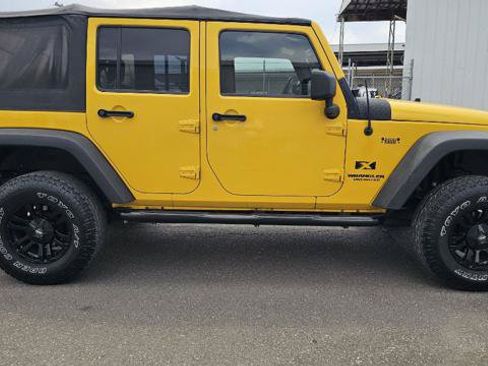 Used 2009 Jeep Wrangler Unlimited X AWD/4WD image 4